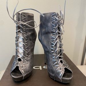 Bebe Kayla Lace Up Satin Spiked Heel Boots Size 9